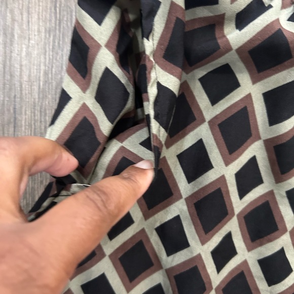 Source Unknown Black and Cream Geometric Straight Leg Pants - Picture 3 of 4